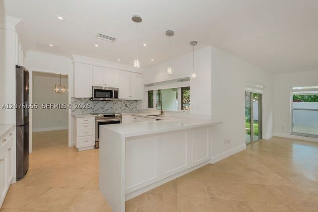 6931 Loch Ness Dr, Miami Lakes, FL 33014