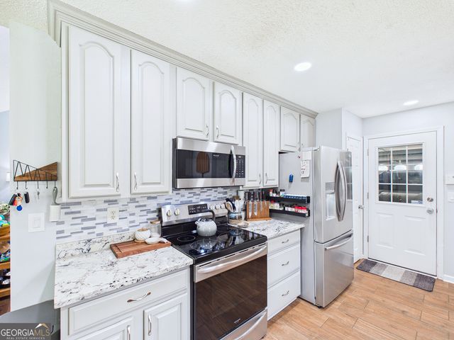 207 Roaring Forks Drive, Bonaire, GA 31005