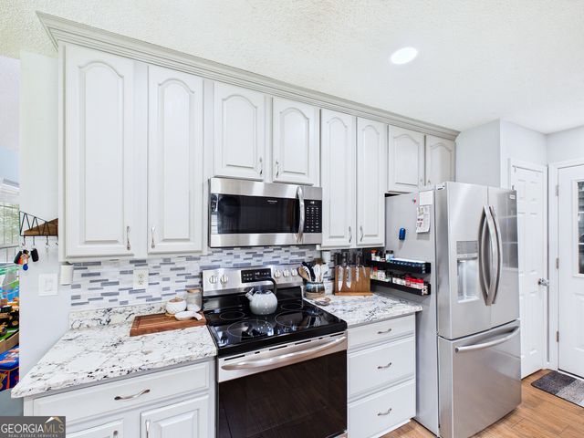 207 Roaring Forks Drive, Bonaire, GA 31005