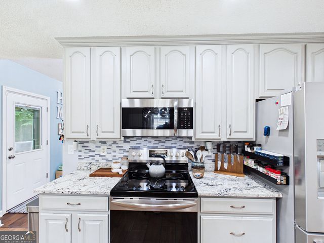 207 Roaring Forks Drive, Bonaire, GA 31005