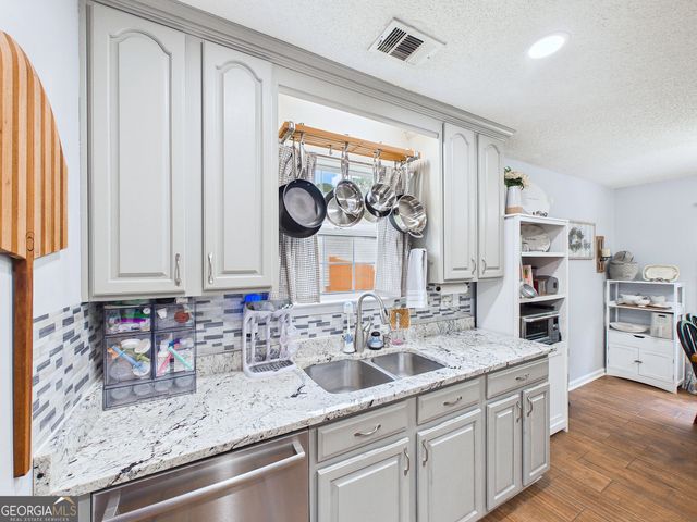 207 Roaring Forks Drive, Bonaire, GA 31005