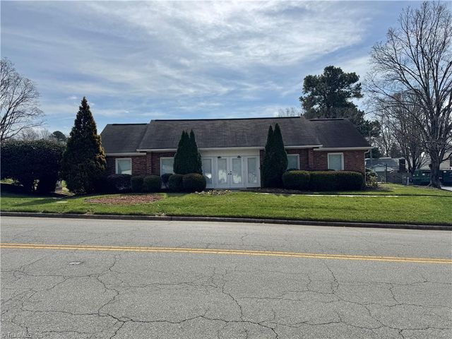 4822 Tower Road C, Greensboro, NC 27410