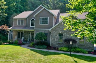 43 Leonardo Drive, Clifton Park, NY 12065