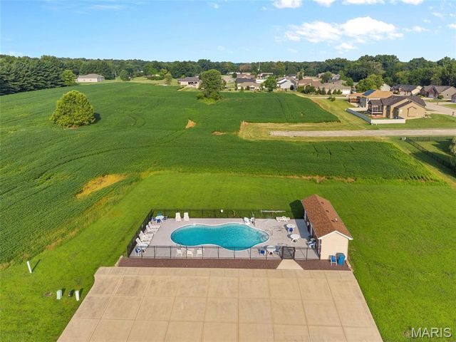 8906 WENDELL CREEK Drive, St Jacob, IL 62281