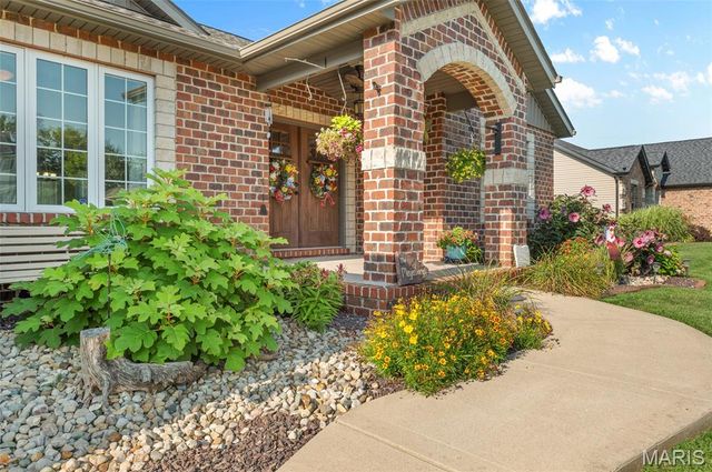 8906 WENDELL CREEK Drive, St Jacob, IL 62281