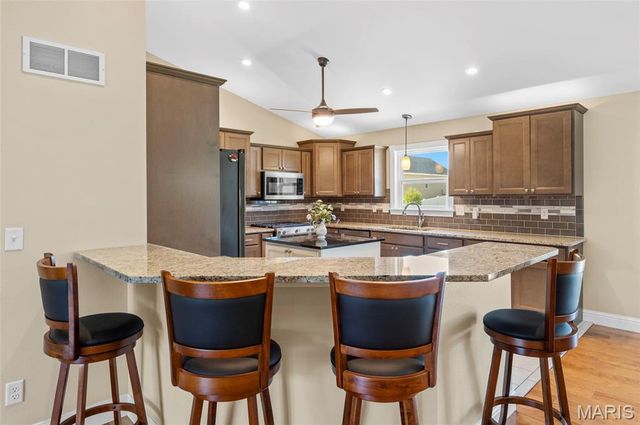 8906 WENDELL CREEK Drive, St Jacob, IL 62281