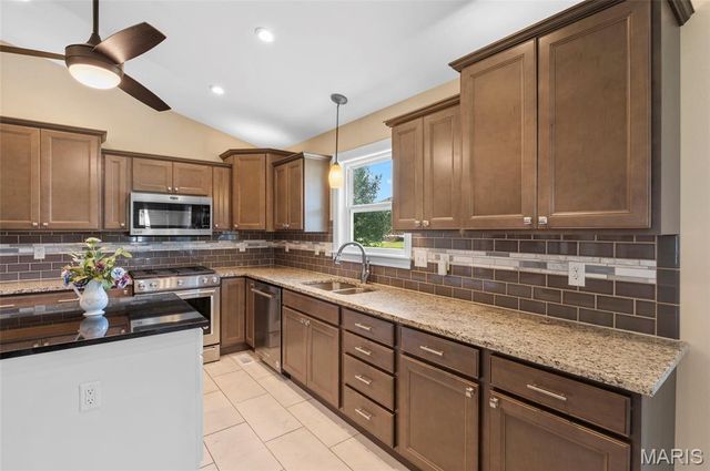 8906 WENDELL CREEK Drive, St Jacob, IL 62281