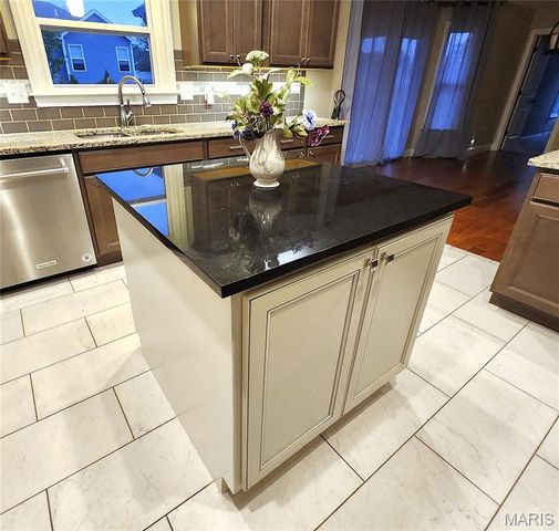 8906 WENDELL CREEK Drive, St Jacob, IL 62281