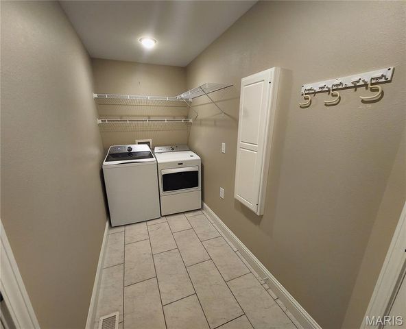 8906 WENDELL CREEK Drive, St Jacob, IL 62281