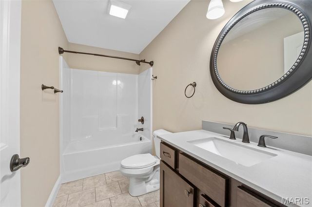 8906 WENDELL CREEK Drive, St Jacob, IL 62281