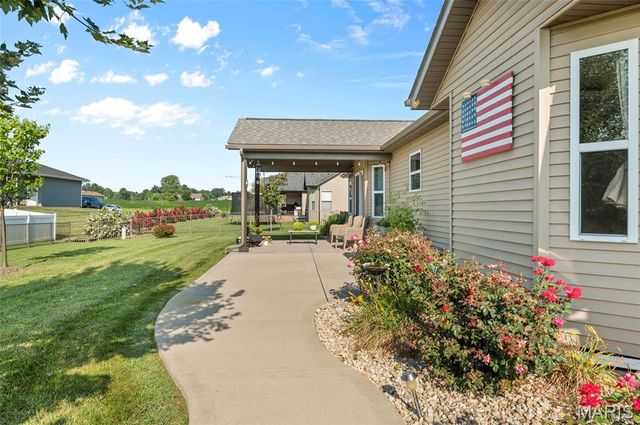 8906 WENDELL CREEK Drive, St Jacob, IL 62281