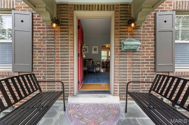 7567 Stanford Avenue, St Louis, MO 63130