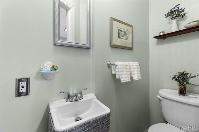 7567 Stanford Avenue, St Louis, MO 63130