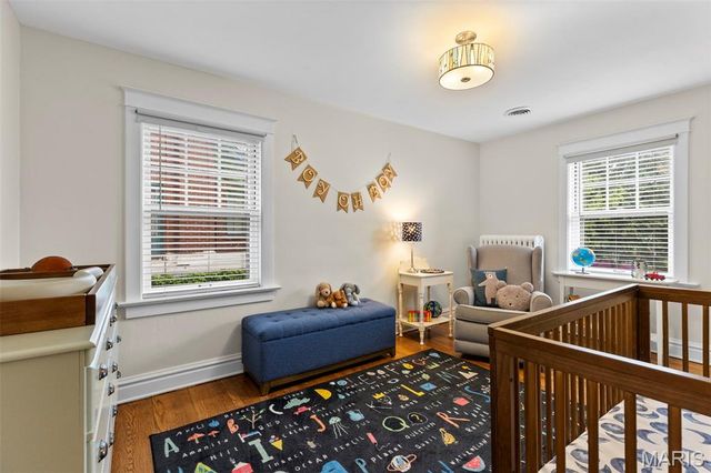 7567 Stanford Avenue, St Louis, MO 63130