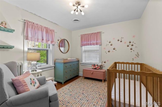 7567 Stanford Avenue, St Louis, MO 63130