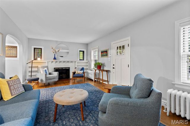 7567 Stanford Avenue, St Louis, MO 63130