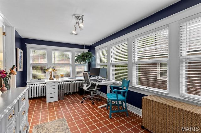 7567 Stanford Avenue, St Louis, MO 63130
