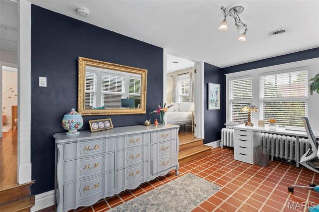 7567 Stanford Avenue, St Louis, MO 63130