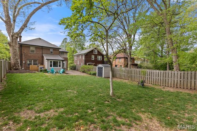 7567 Stanford Avenue, St Louis, MO 63130
