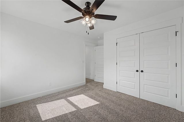 9248 S Pleasant Valley Road, Gentry, AR 72734