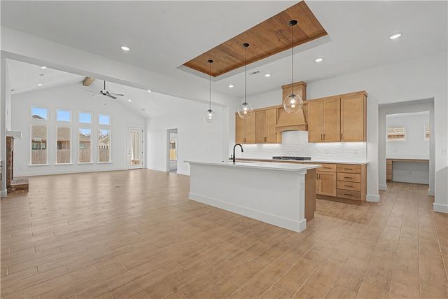9248 S Pleasant Valley Road, Gentry, AR 72734
