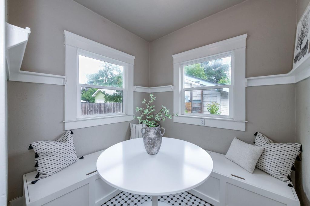 Image 14 of property listing at 636 E Yale Avenue, Fresno, CA 93704
