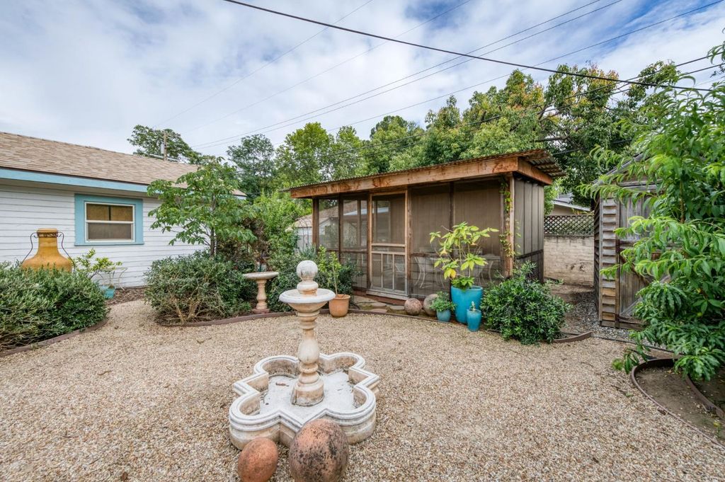 Image 28 of property listing at 636 E Yale Avenue, Fresno, CA 93704