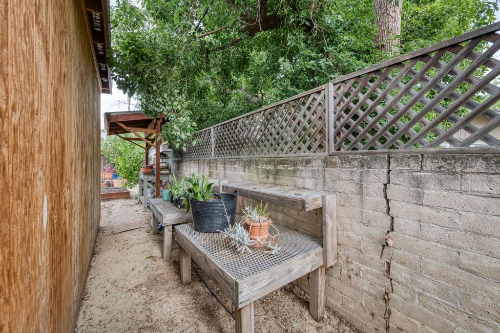 Image 30 of property listing at 636 E Yale Avenue, Fresno, CA 93704