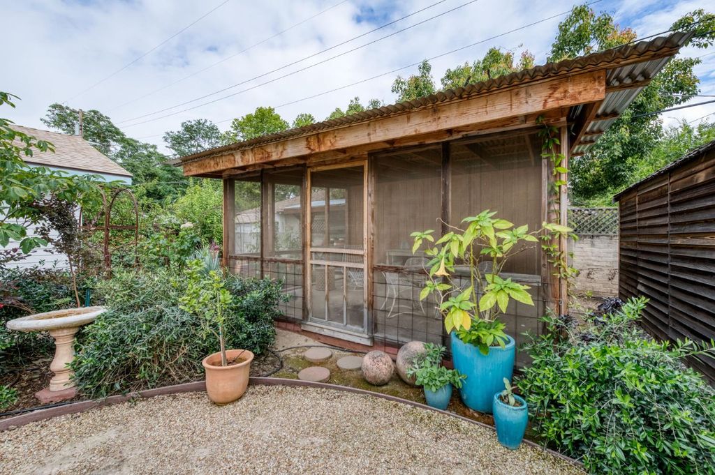 Image 31 of property listing at 636 E Yale Avenue, Fresno, CA 93704