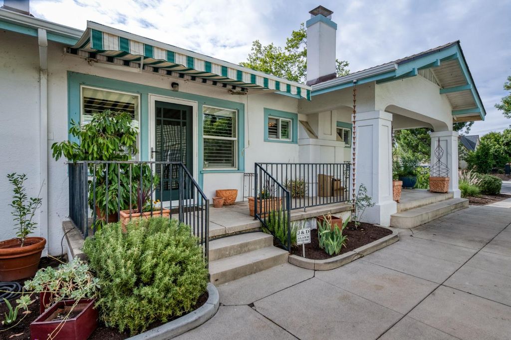 Image 4 of property listing at 636 E Yale Avenue, Fresno, CA 93704