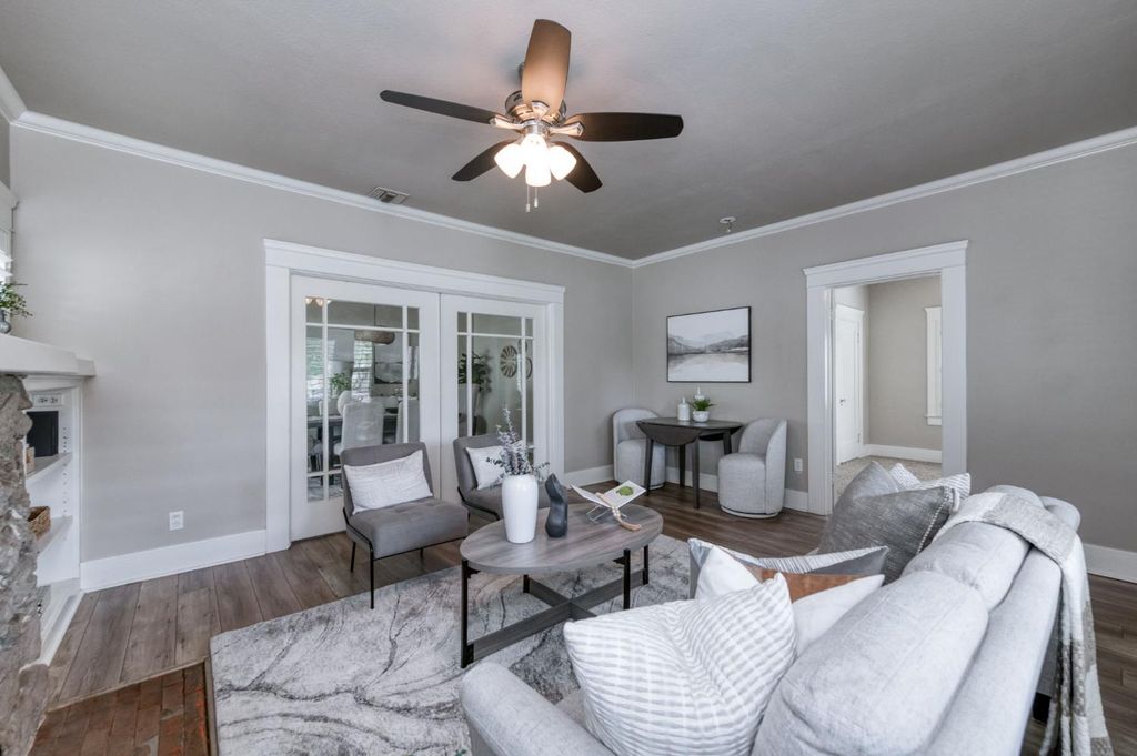 Image 7 of property listing at 636 E Yale Avenue, Fresno, CA 93704