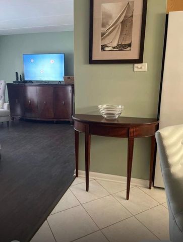 11103 S St Louis Avenue 203, Chicago, IL 60655