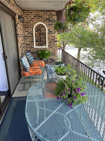 11103 S St Louis Avenue 203, Chicago, IL 60655