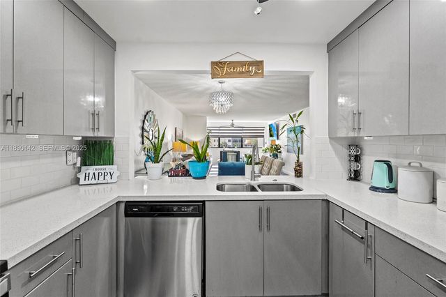 10400 NW 30th Court 202, Sunrise, FL 33322
