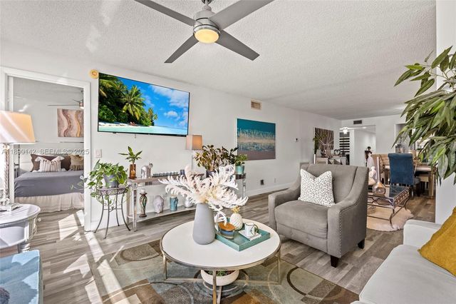 10400 NW 30th Court 202, Sunrise, FL 33322