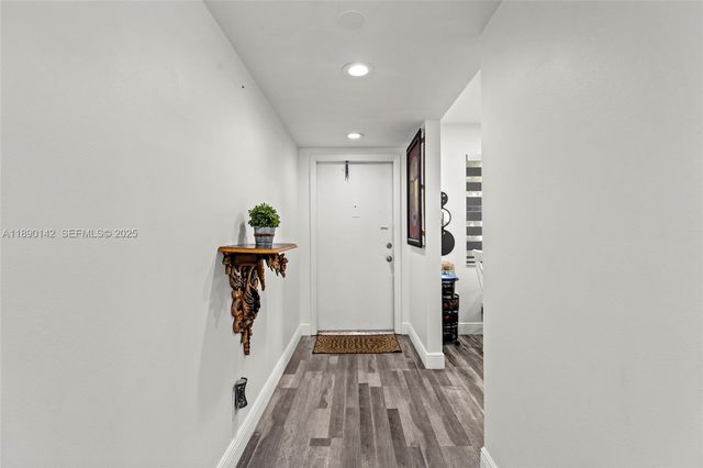 10400 NW 30th Court 202, Sunrise, FL 33322