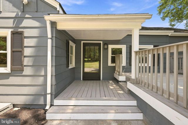5835 LORD FAIRFAX HWY, Berryville, VA 22611