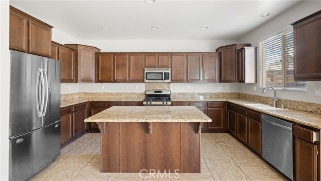 29360 Coral Island Ct, Menifee, CA 92585