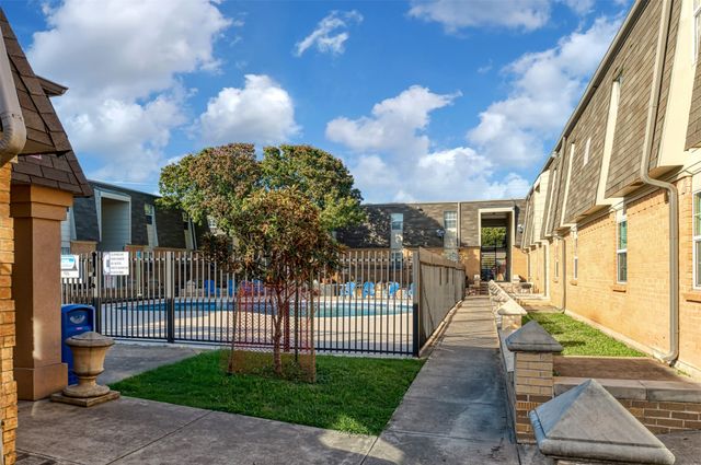 7050 Glenview Drive 53, North Richland Hills, TX 76180