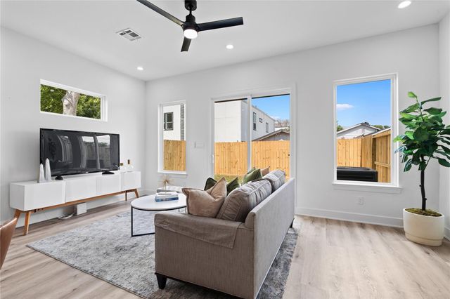 8102 Cannon Street, Houston, TX 77051