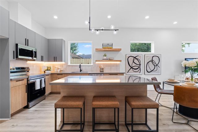 8102 Cannon Street, Houston, TX 77051