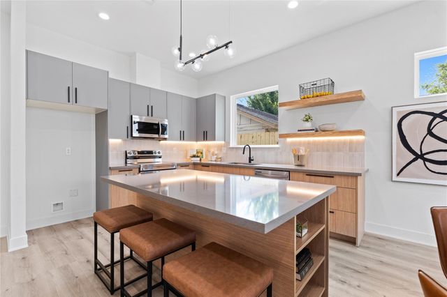 8102 Cannon Street, Houston, TX 77051