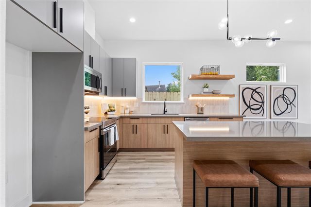 8102 Cannon Street, Houston, TX 77051