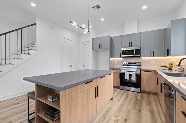 8102 Cannon Street, Houston, TX 77051