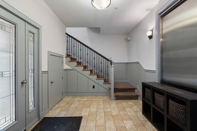 235 Gold St 3, Boston, MA 02127