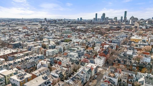 235 Gold St 3, Boston, MA 02127