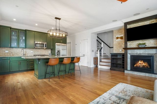 235 Gold St 3, Boston, MA 02127