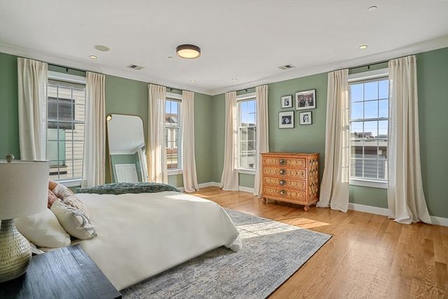 235 Gold St 3, Boston, MA 02127