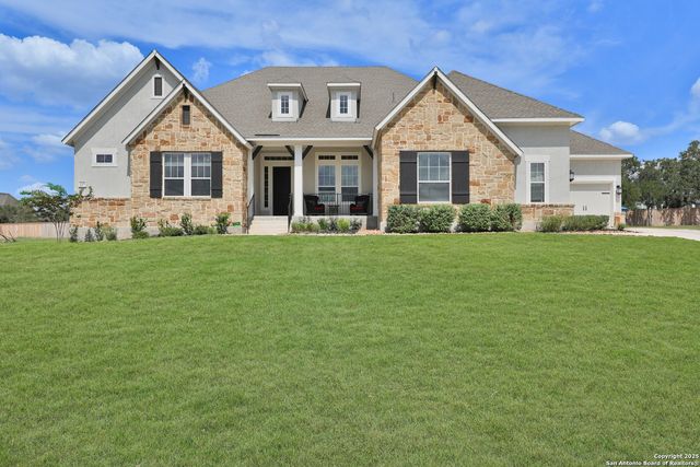 195 Piper St, Castroville, TX 78009