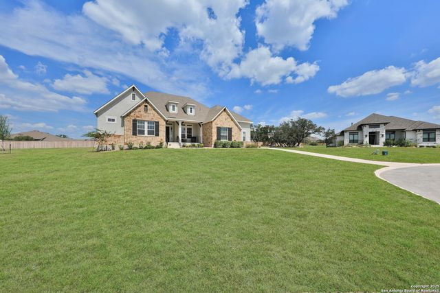 195 Piper St, Castroville, TX 78009